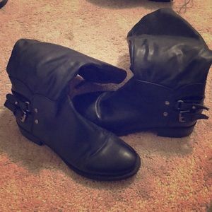 Size 6 1/2 gently used Nine West boots
